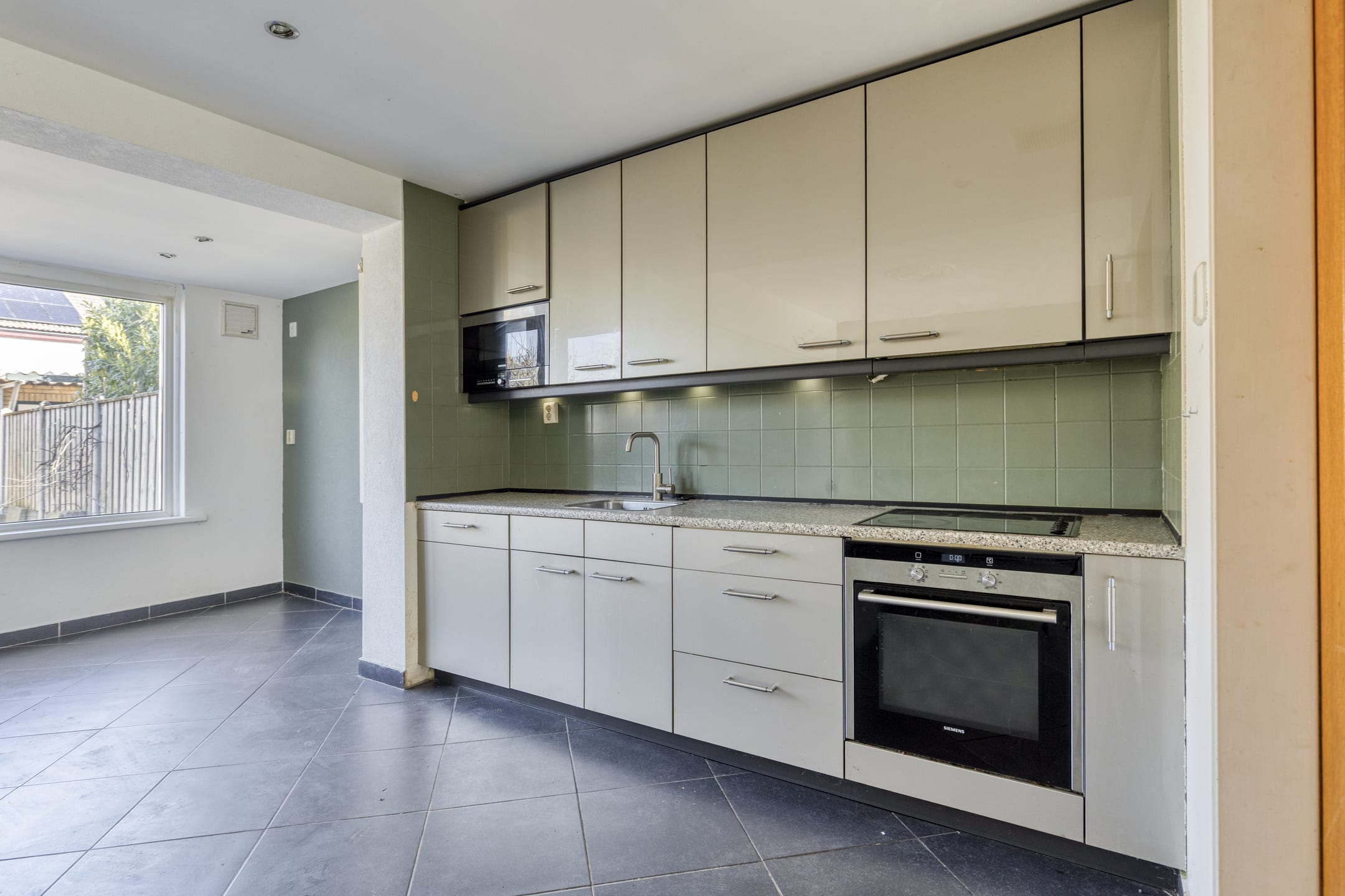 Tussenwoning te koop: Drostlaan 34, Sluiskil