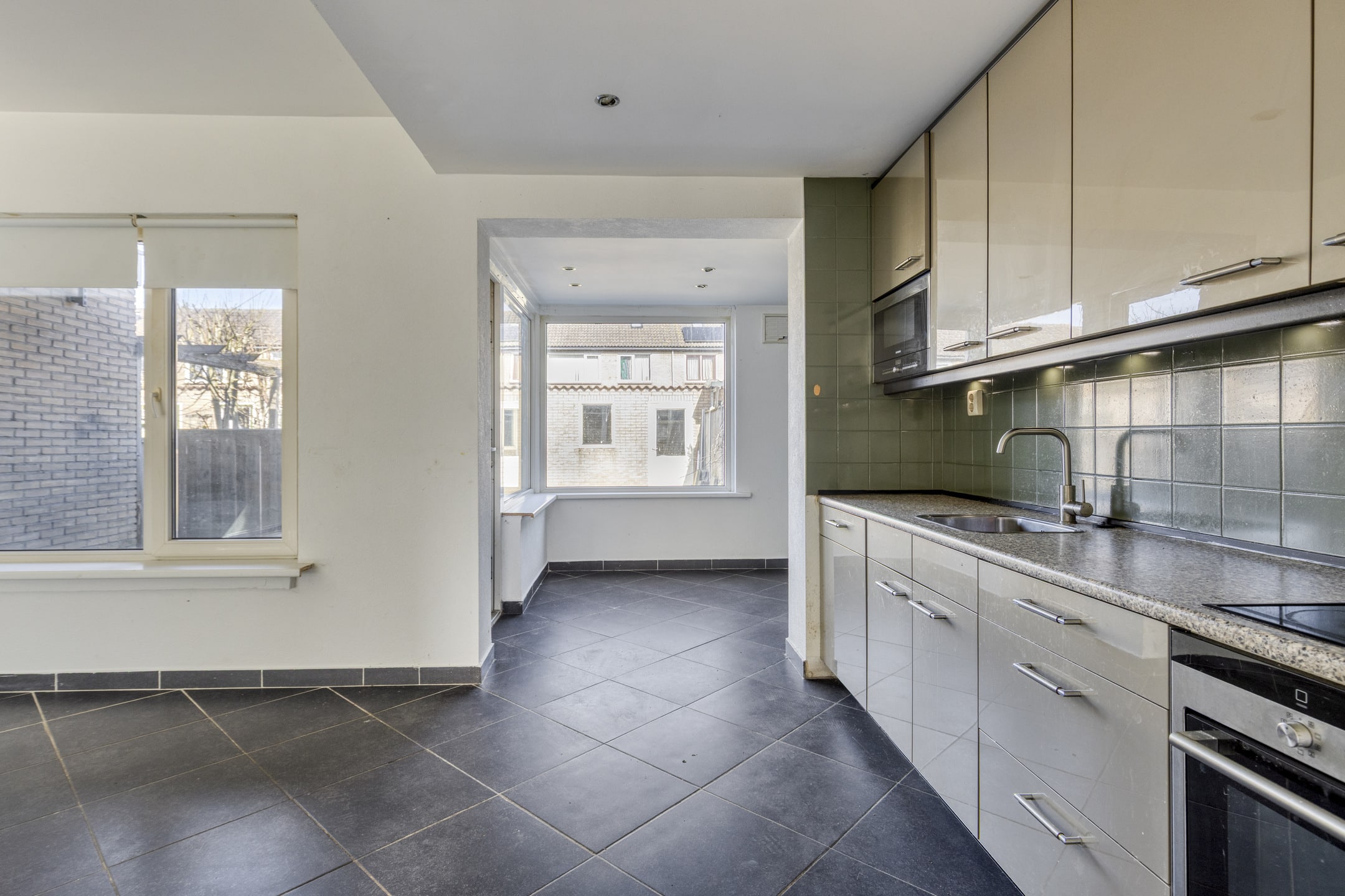 Tussenwoning te koop: Drostlaan 34, Sluiskil