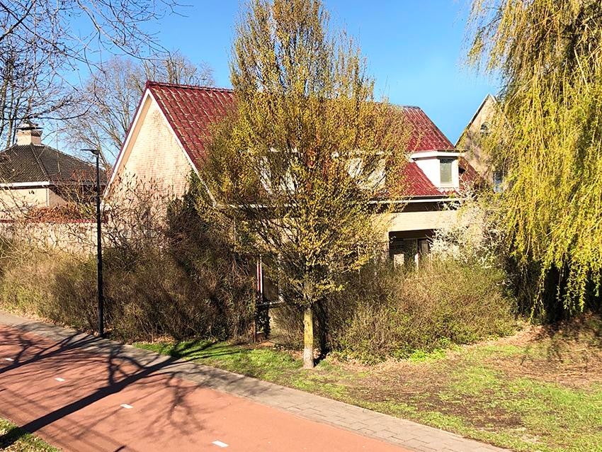 Burgemeester Krollaan 121, Helmond