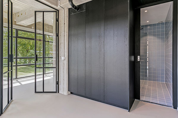 Maassluisstraat 414-416 Amsterdam badkamer stalen deuren